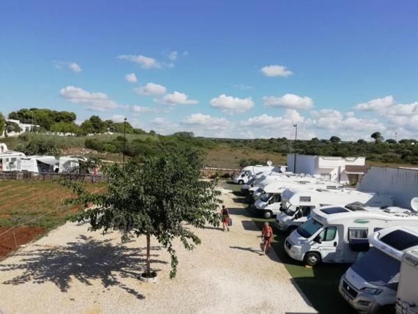 Sosta Camper La Specchia Hotel ซานเปียโตร อิน เบวานญา ภายนอก รูปภาพ